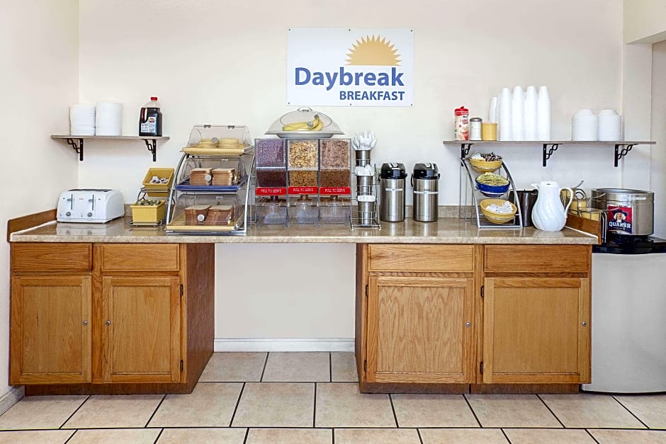 Days Inn by Wyndham Fresno Central