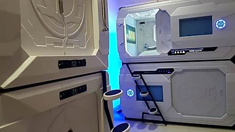 Apollo Capsule Hotel