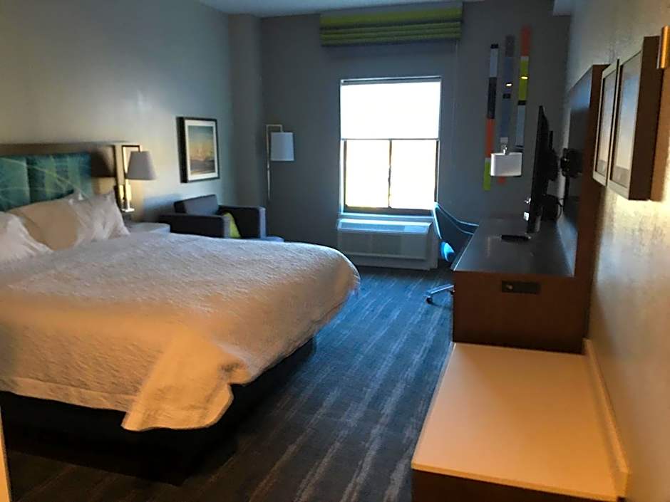 Photo 1 of 3 of 1 King Bed