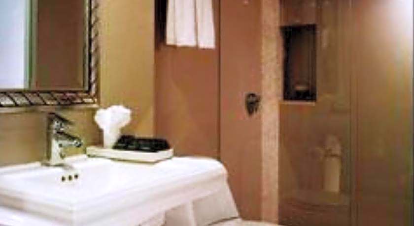 Gulliver's Tavern Hotel