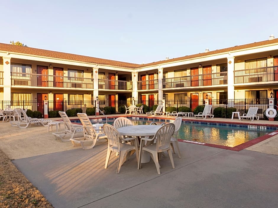 Days Inn by Wyndham Adairsville – Adairsville, GA