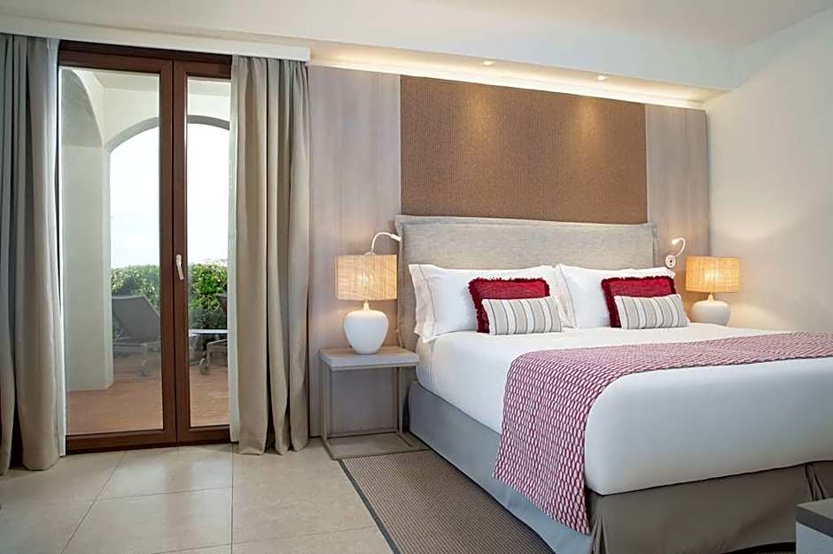 Mangia's Santa Teresa Sardinia, Curio Collection by Hilton