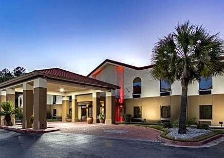 Red Roof Inn & Suites Hinesville - Fort Stewart