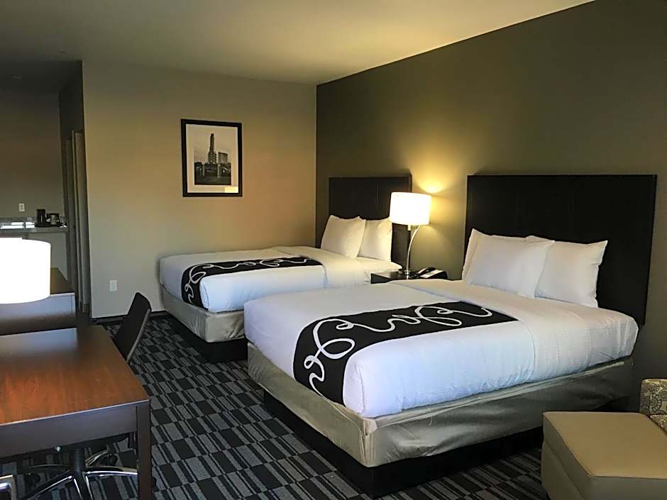 Catoosa Inn & Suites