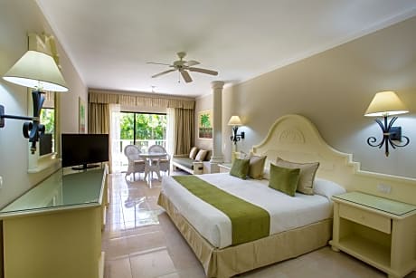 Junior Suite Superior (1 Adult + 2 Children)