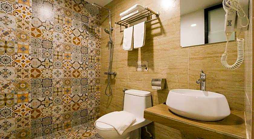 Golden Roof Hotel Seri Iskandar