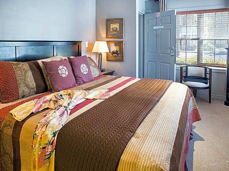 Inn on the Harbour and Telegraph House