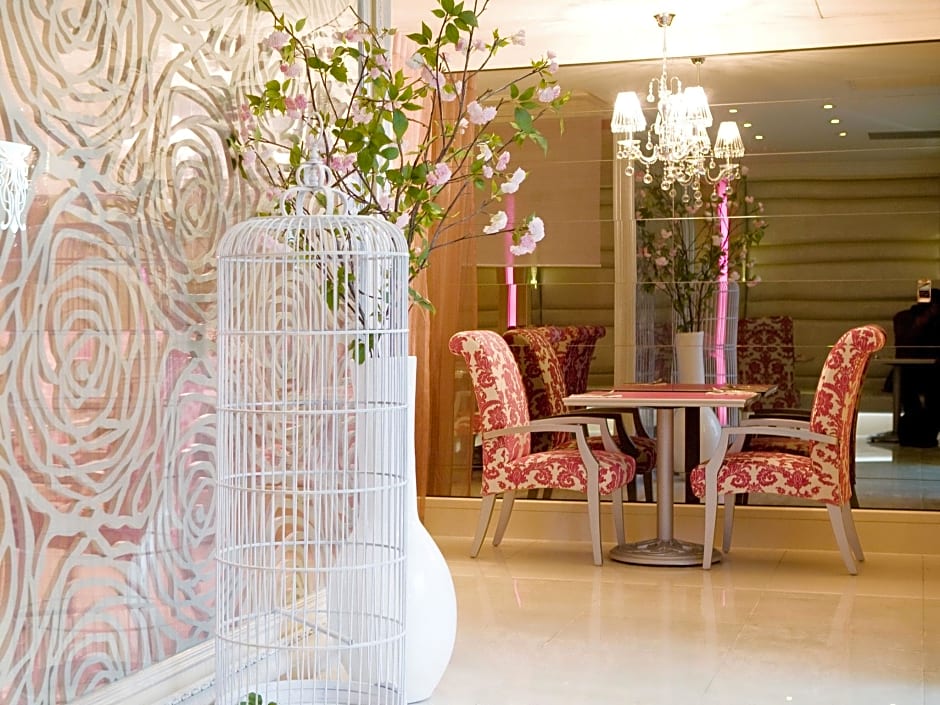 Yes Motel City Resort Paradise