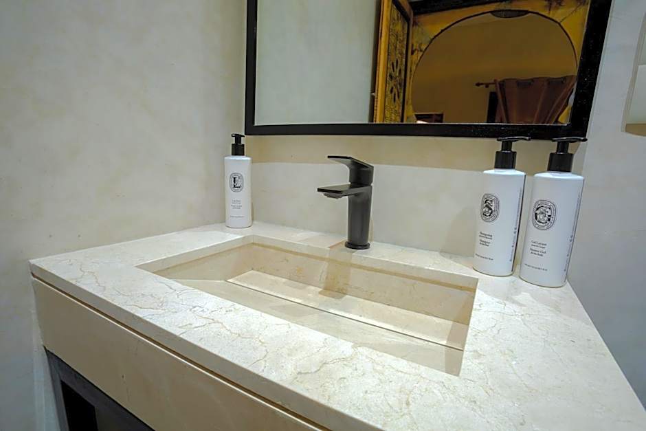 Just V hotel & Spa