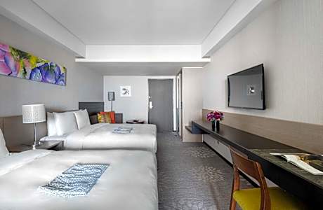 Luxury Family Room with Ocean View (2 Adults)