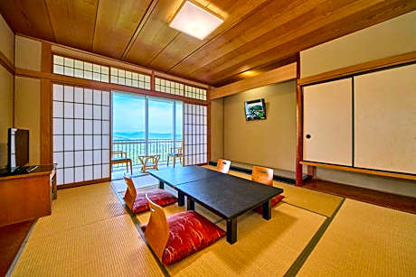 Standard Japanese-Style Room with Private Bathroom - Smoking