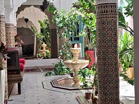 Riad Mille Et Une Nuits