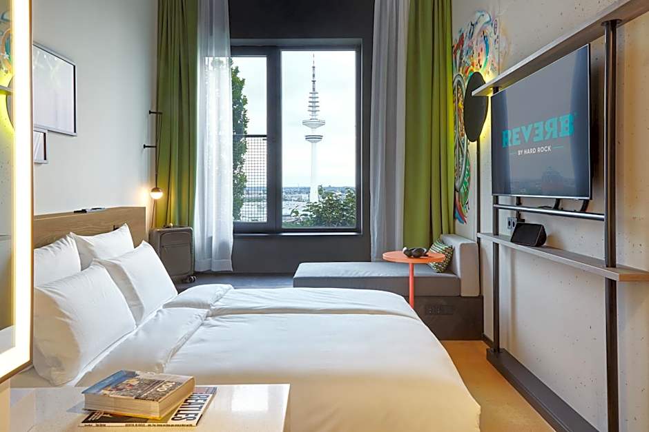 REVERB by Hard Rock Hamburg