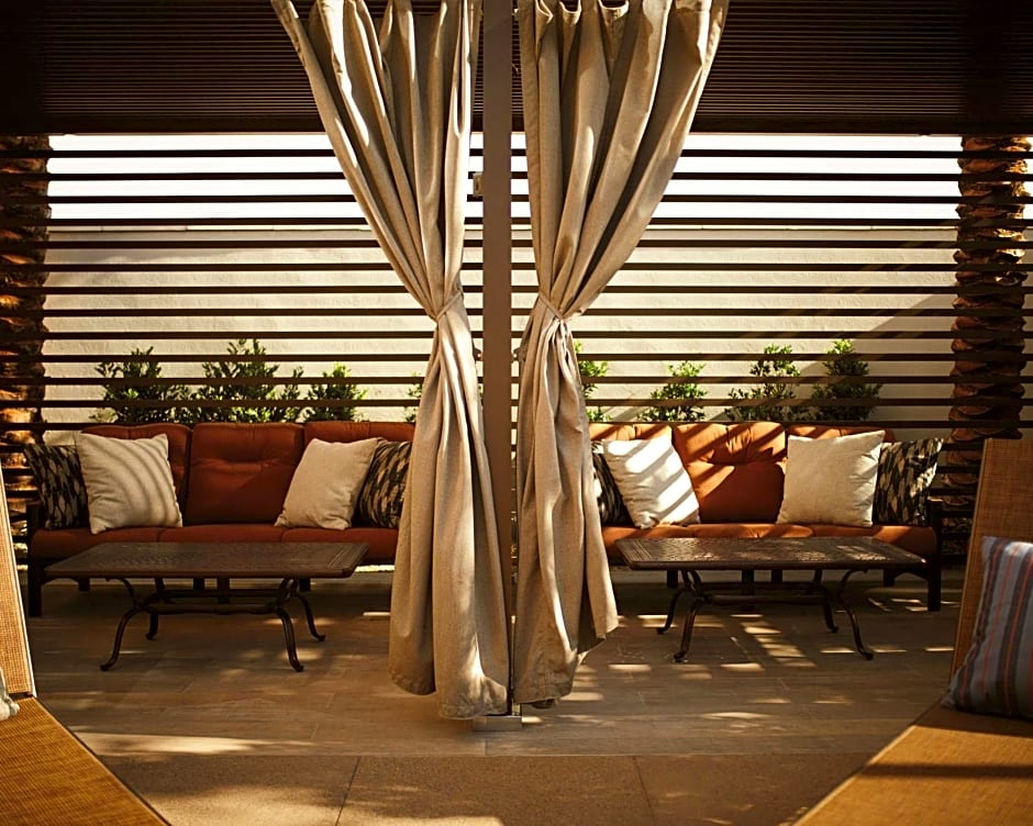 Hyatt Place Las Vegas at Silverton Village