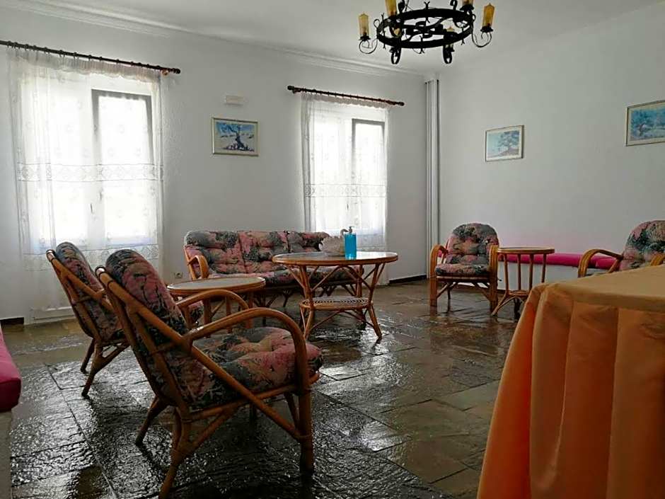 Asterias Hotel - Seafront