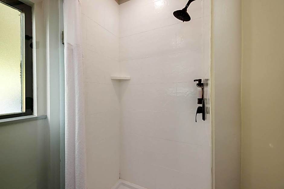 Inn Marin and Suites, an Ascend Collection Hotel