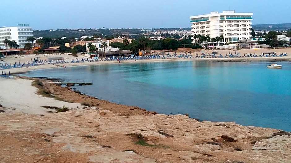 Christopher's Sandy Beach Suites