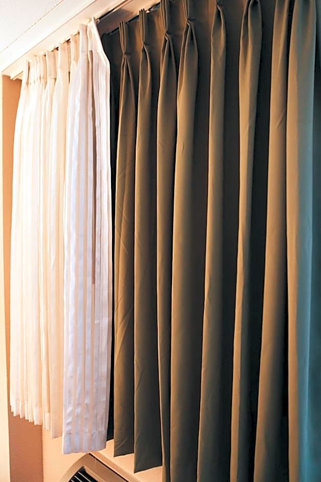 All Seasons Inn & Suites