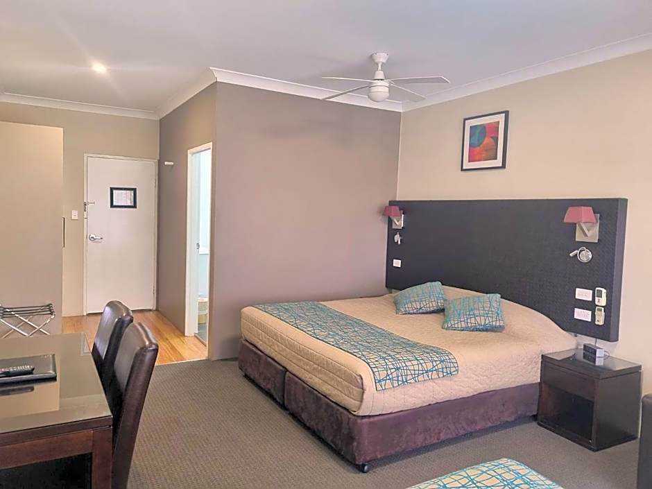 Australian Homestead Motor Lodge