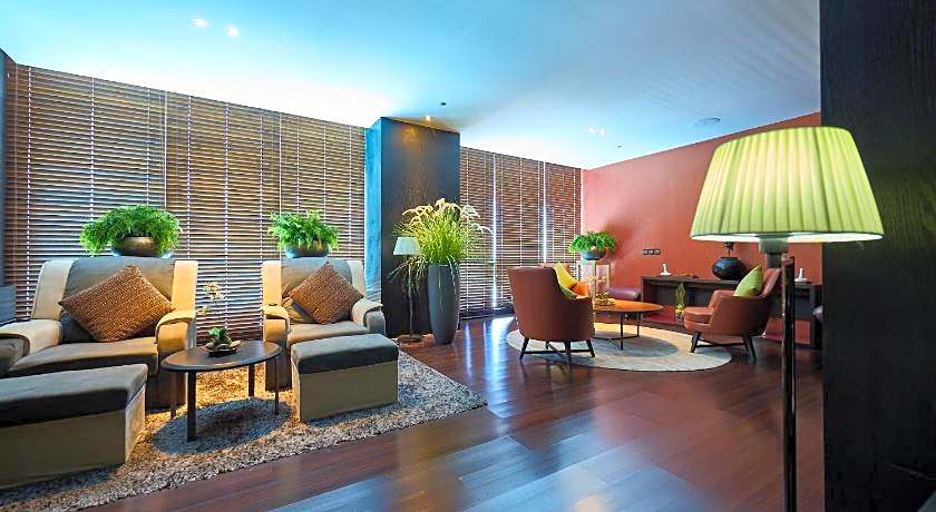 Midori Clark Hotel And Casino