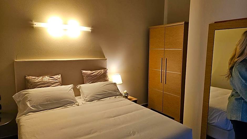 Select Executive Residence