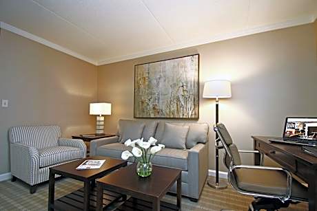 King Suite Non-Smoking