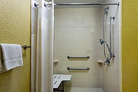 Queen Room - Disability Access