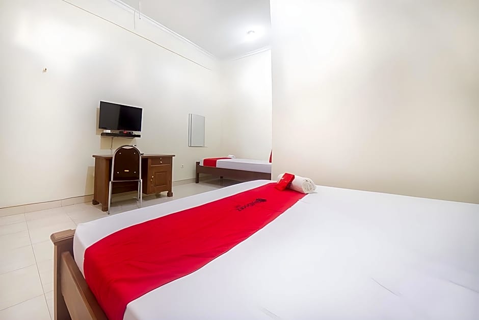 RedDoorz near Nusa Cendana University