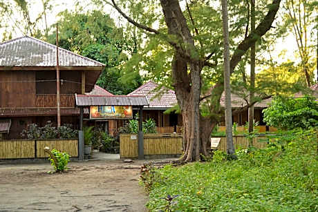 Hoga Dive Inn