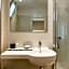Hotel Soraya - Spiaggia Sawasdee with Beach, Restaurant & Parking