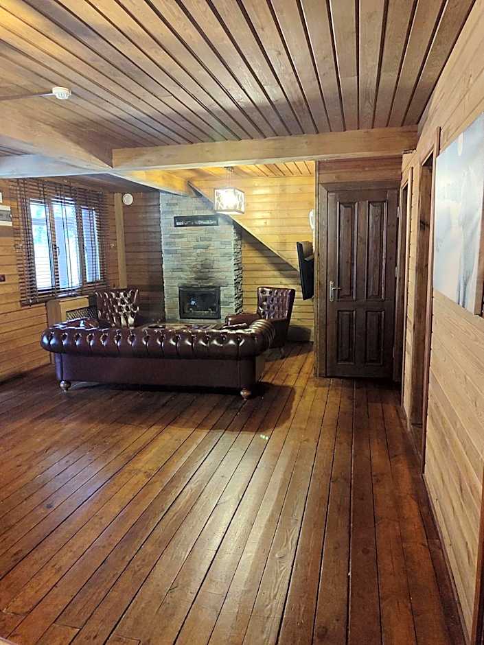 Karinna Orman Evleri