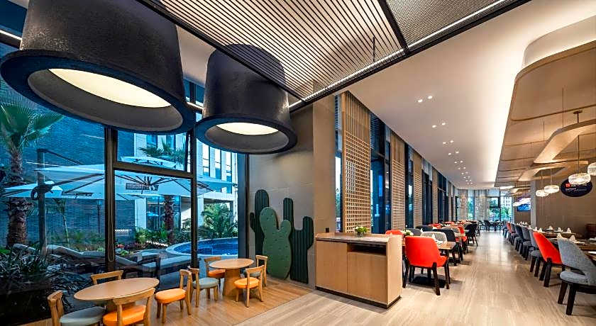 Holiday Inn Express Tengchong Hot Spring By IHG