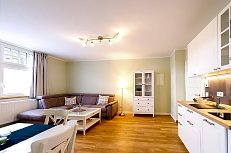 Ap 2 - Treppchen-Ferienwohnung-Deluxe-Eigenes Badezimmer-Blick auf den Fluss
