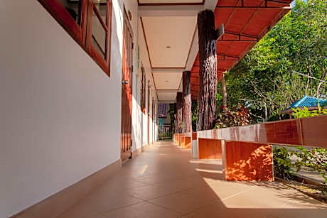 Maiyai Resort - Big Tree