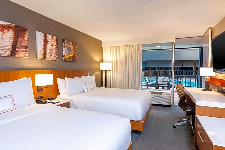 Sonesta Hotel Grand Rapids Airport