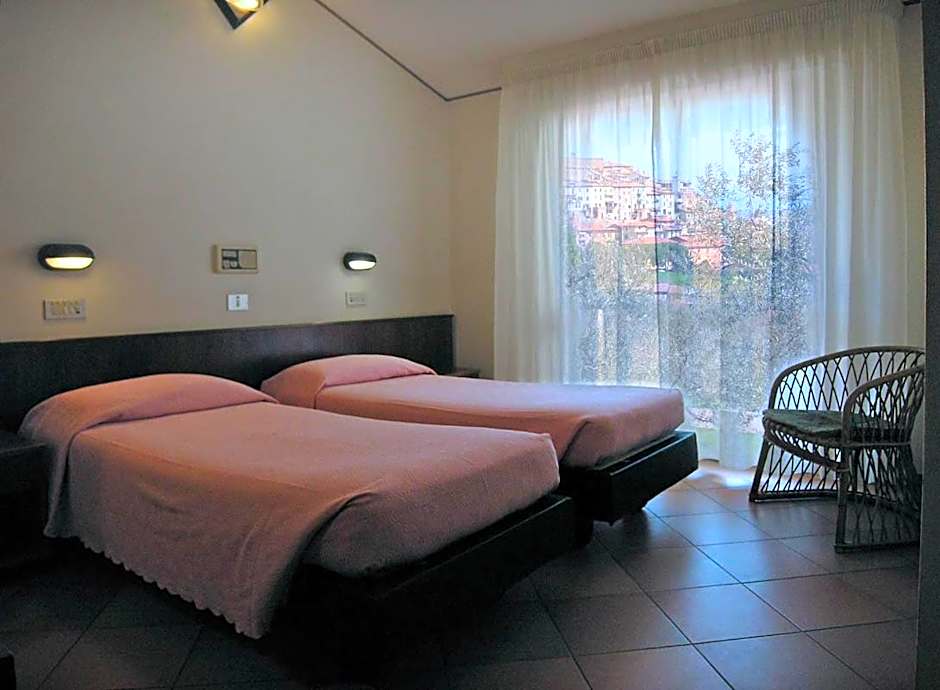 Photo 1 of 11 of Quadruple Room