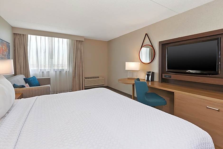 Crowne Plaza Columbus North - Worthington By IHG