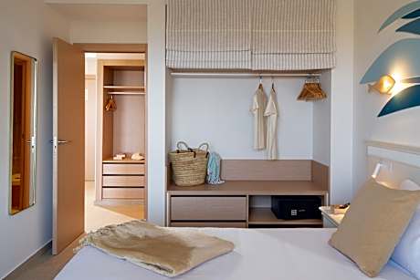 SIDE SEA VIEW SUITE  2AD+2CH