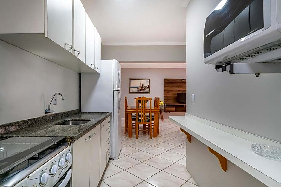 A02 - Estrela do Mar 403 A - Centro de Bombinhas - 30m do mar - Ótima localização