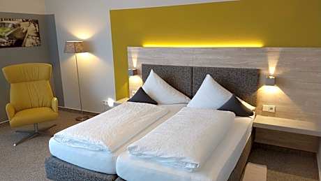 Superior Double - Non-Smoking Renovated Wing