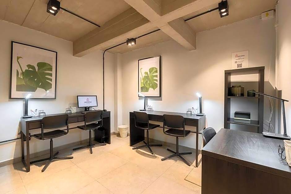P102 Modern 3Bdrm 2bath private balcony & Rooftop
