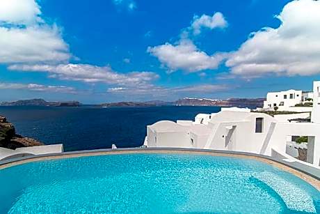 Cave Suite Infinity Pool & Caldera View