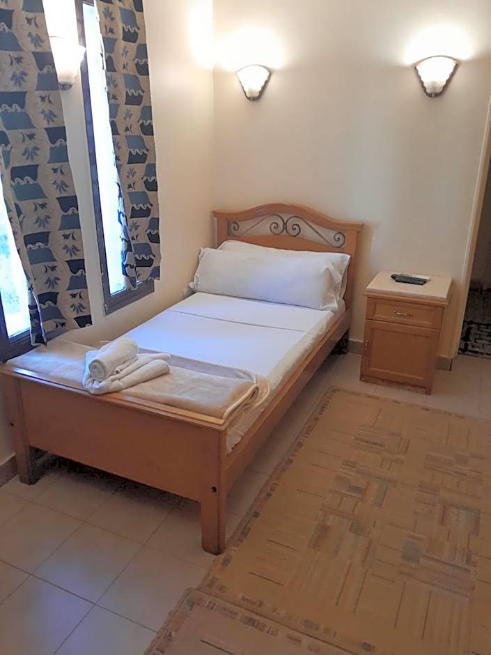Applicators Hotel