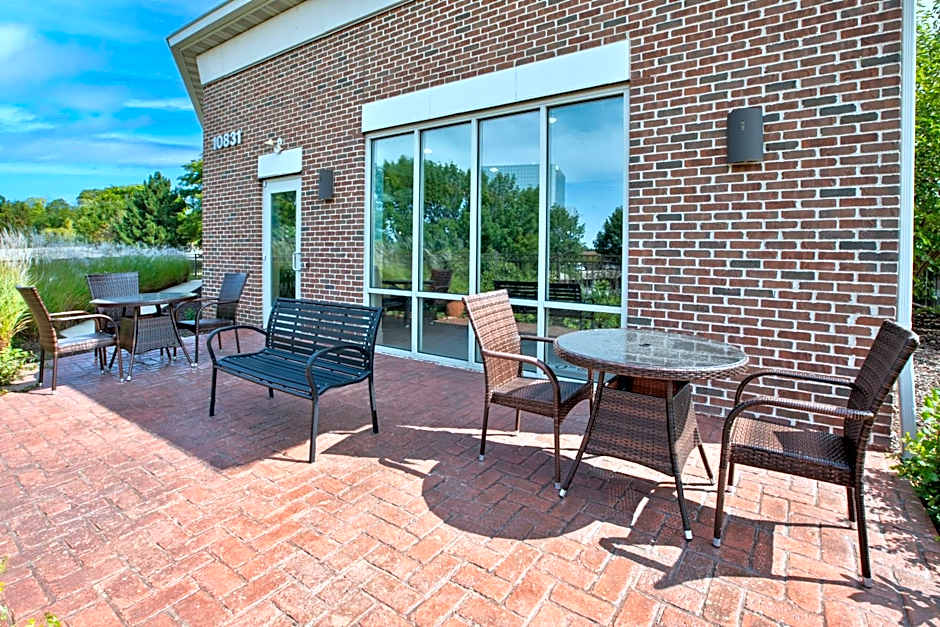 Holiday Inn Express & Suites Milwaukee NW - Park Place By IHG