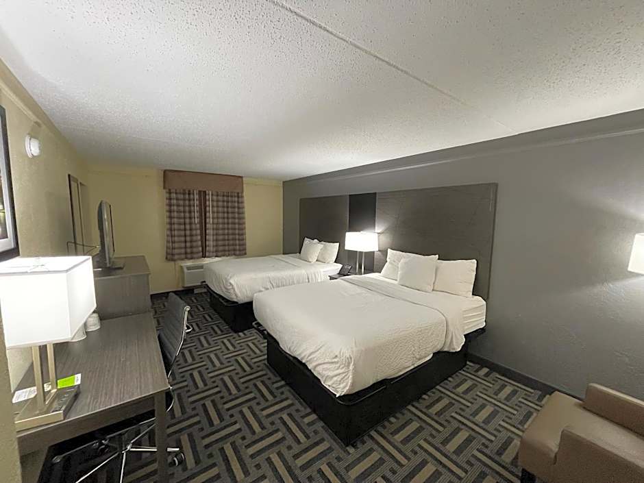 La Quinta Inn & Suites by Wyndham Indianapolis Airport Lynhurst