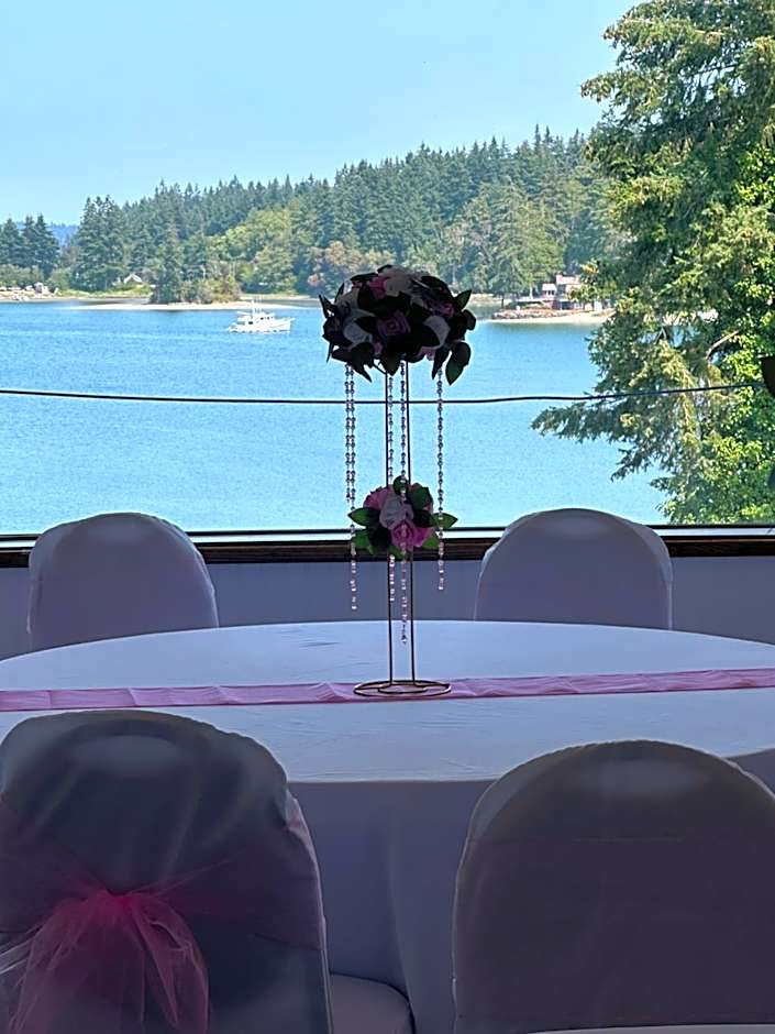 Oyster Bay Inn & Suites