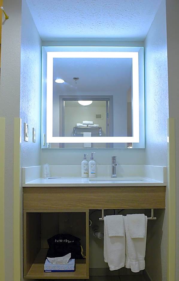Keene Elm City Hotel, Ascend Hotel Collection