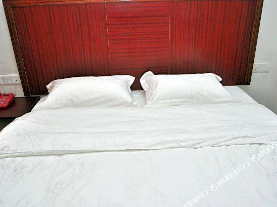 Sainan Hotel (Chenjiayu Rainbow Bridge Subway Station)