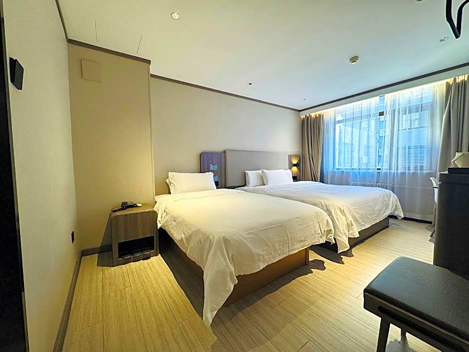 Hanting Hotel Ji'nan Quancheng Square