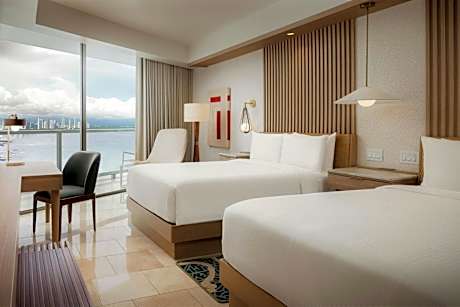 Grand, Suite, 2 Double, Partial ocean view, Balcony